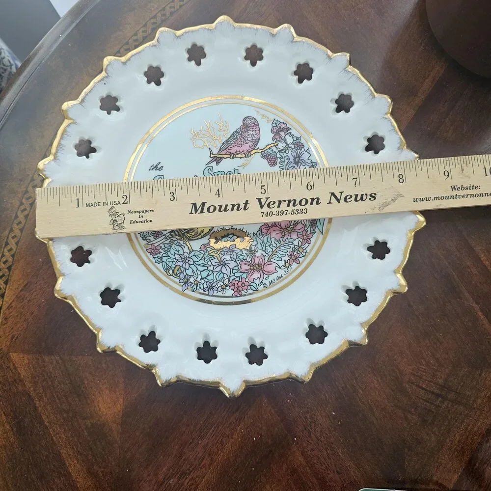Vintage Cottagecore Bird Wall Decor Plate Pierced Lace Rim Gold Trim 8